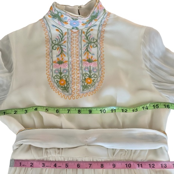 Vintage 70s Montaldos Union Made Wedding Dress Cream Embroidered Flowers - Picture 13 of 15